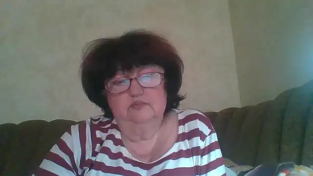 Snapshot of MilaSky5303 chatting on 09-19-25, 02:29 MilaSky5303 online show from 09-19-25, 02:29