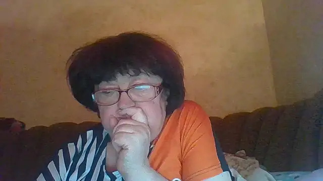 Snapshot of MilaSky5303 chatting on 09-21-25, 11:28 MilaSky5303 online show from 09-21-25, 11:28