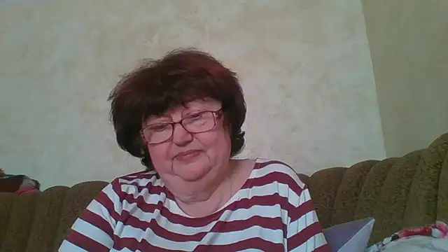 Snapshot of MilaSky5303 chatting on 10-05-25, 10:13 MilaSky5303 online show from 10-05-25, 10:13