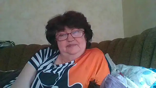 Snapshot of MilaSky5303 chatting on 10-14-25, 11:55 MilaSky5303 online show from 10-14-25, 11:55