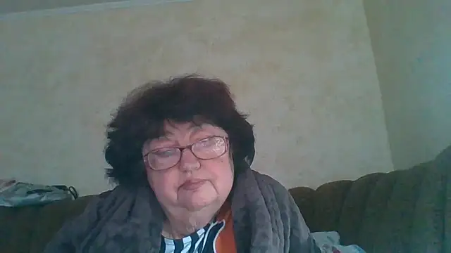 Snapshot of MilaSky5303 chatting on 10-16-25, 10:27 MilaSky5303 online show from 10-16-25, 10:27