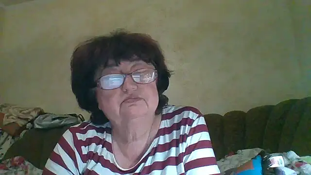 Snapshot of MilaSky5303 chatting on 10-24-25, 09:33 MilaSky5303 online show from 10-24-25, 09:33