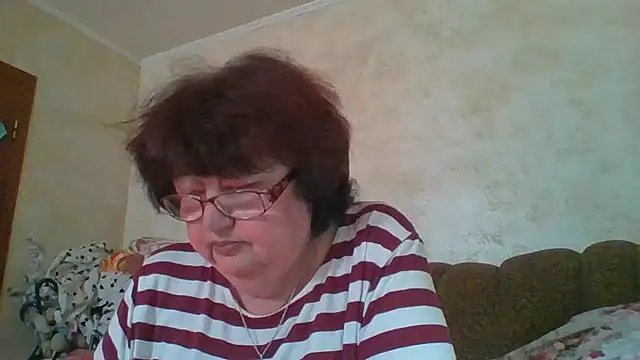 Snapshot of MilaSky5303 chatting on 10-25-25, 10:01 MilaSky5303 online show from 10-25-25, 10:01