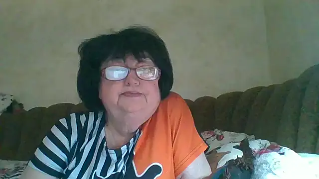 Snapshot of MilaSky5303 chatting on 11-06-25, 01:12 MilaSky5303 online show from 11-06-25, 01:12