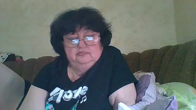 Snapshot of MilaSky5303 chatting on 11-11-25, 12:05 MilaSky5303 online show from 11-11-25, 12:05