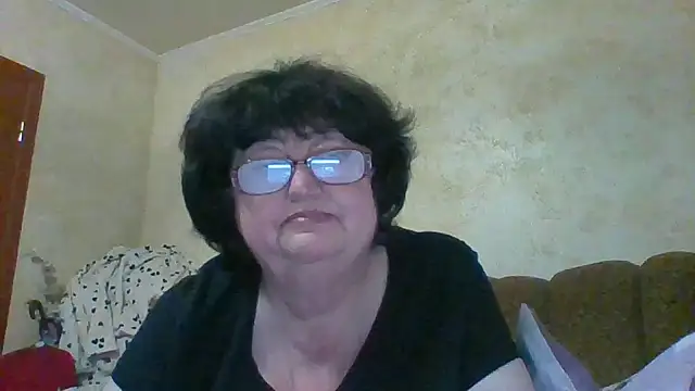 Snapshot of MilaSky5303 chatting on 11-12-25, 12:11 MilaSky5303 online show from 11-12-25, 12:11