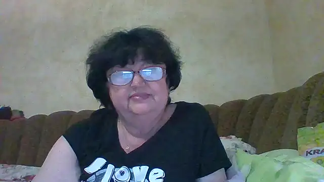 Snapshot of MilaSky5303 chatting on 11-12-25, 06:30 MilaSky5303 online show from 11-12-25, 06:30