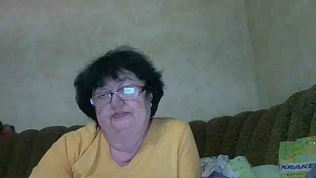 Snapshot of MilaSky5303 chatting on 11-13-25, 04:06 MilaSky5303 online show from 11-13-25, 04:06