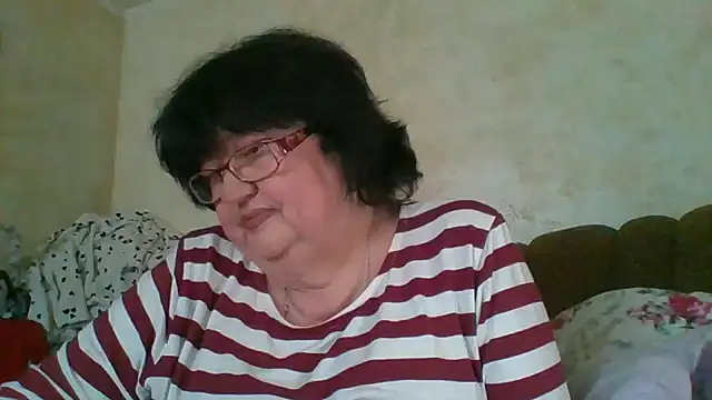 Snapshot of MilaSky5303 chatting on 11-15-25, 10:01 MilaSky5303 online show from 11-15-25, 10:01