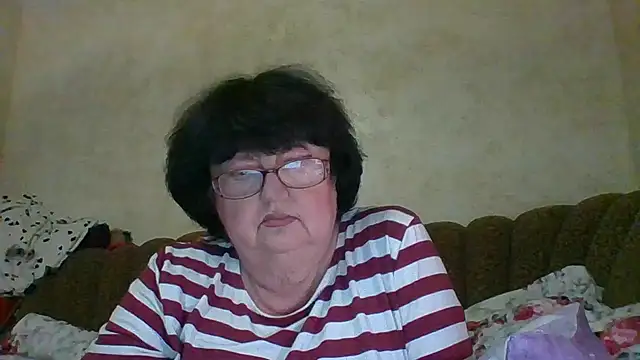 Snapshot of MilaSky5303 chatting on 11-17-25, 02:56 MilaSky5303 online show from 11-17-25, 02:56