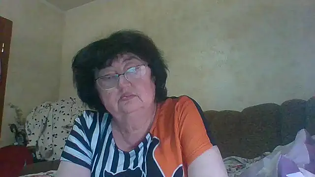 Snapshot of MilaSky5303 chatting on 11-30-25, 04:11 MilaSky5303 online show from 11-30-25, 04:11