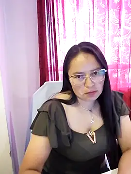 Snapshot of Daliz_Leon chatting on 11-14-25, 09:35 Daliz Leon online show from 11-14-25, 09:35