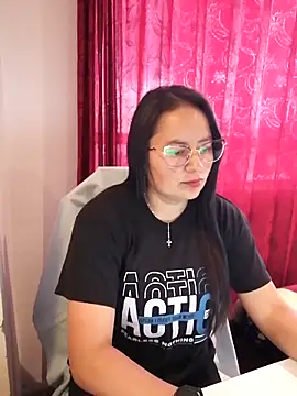 Snapshot of Daliz_Leon chatting on 11-21-25, 07:45 Daliz Leon online show from 11-21-25, 07:45