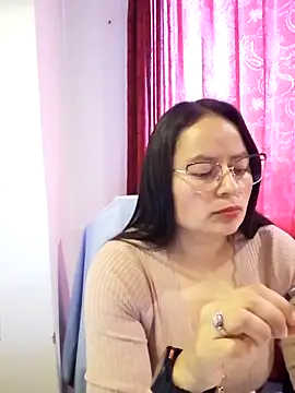 Snapshot of Daliz_Leon chatting on 11-29-25, 08:12 Daliz Leon online show from 11-29-25, 08:12