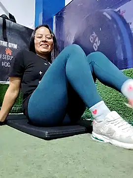 Snapshot of Daliz_Leon chatting on 12-18-25, 12:06 Daliz Leon online show from 12-18-25, 12:06