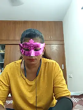 Snapshot of your_chandni04 chatting on 10-08-25, 08:12 your chandni04 online show from 10-08-25, 08:12