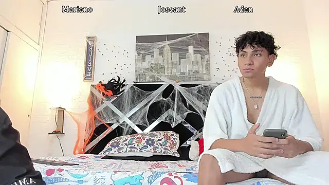 Adan Oriol online show from 10-31-25, 03:51