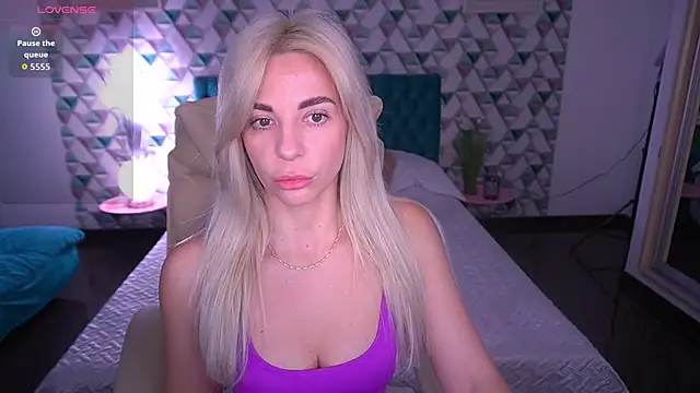 BellaRayyy online show from 04-01-26, 12:50