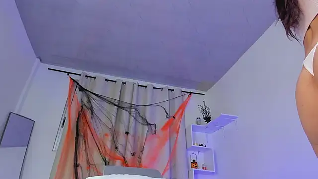 Selenafox 0 online show from 10-13-25, 02:00