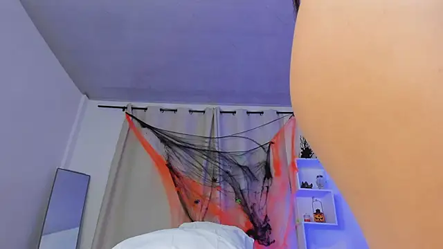 Selenafox 0 online show from 10-30-25, 02:13