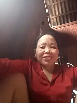  YooY  online show from 10-19-25, 03:40