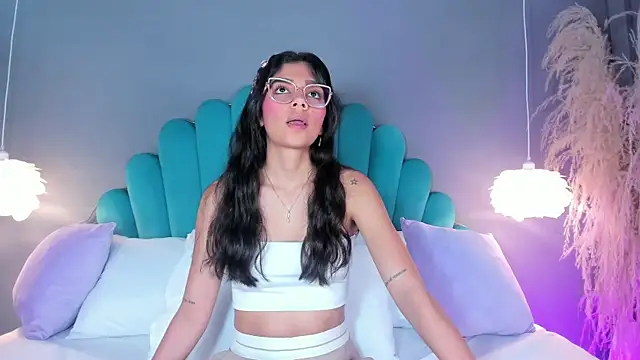 AlassiaHocthner online show from 10-15-25, 11:43