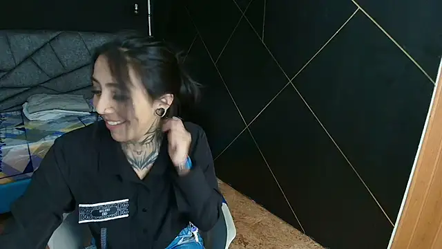 LiaMonroee  online show from 11-05-25, 12:38