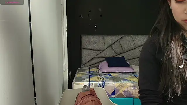 LiaMonroee  online show from 11-08-25, 12:05