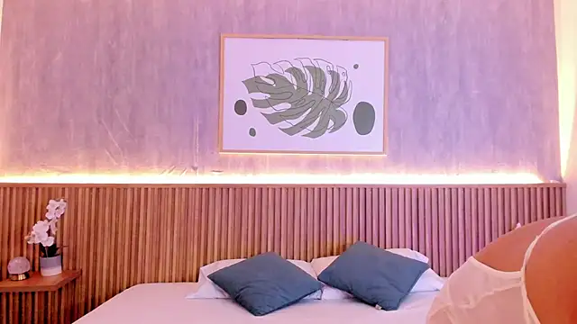 sophie rojas online show from 11-19-25, 03:28