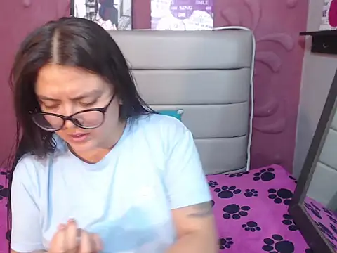 Cailing Zu online show from 10-07-25, 07:11