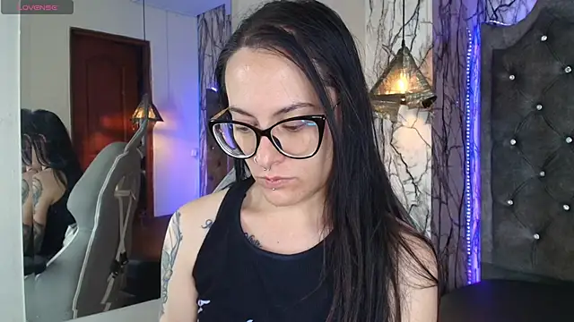 Snapshot of Zami_Escobar_of chatting on 10-08-25, 07:22 Zami Escobar of online show from 10-08-25, 07:22