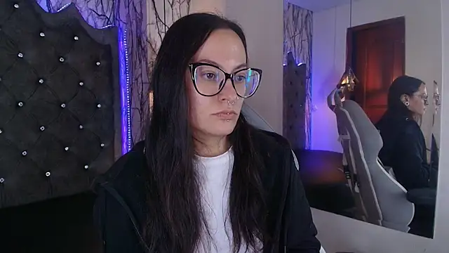 Snapshot of Zami_Escobar_of chatting on 11-13-25, 06:51 Zami Escobar of online show from 11-13-25, 06:51