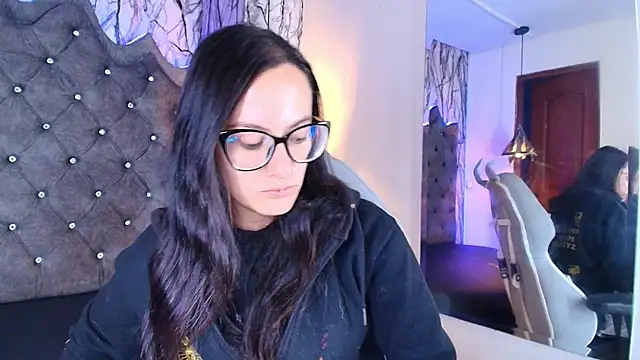 Snapshot of Zami_Escobar_of chatting on 11-15-25, 06:59 Zami Escobar of online show from 11-15-25, 06:59