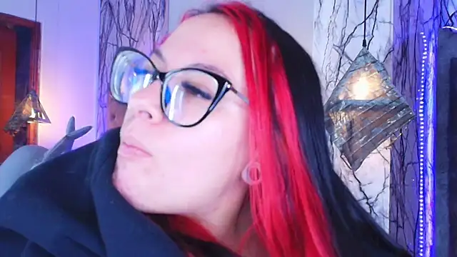 Zami Escobar of online show from 03-19-26, 06:34