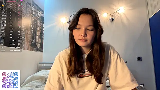 KiraVelvet online show from 09-18-25, 10:17