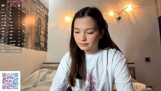 KiraVelvet online show from 09-19-25, 09:43