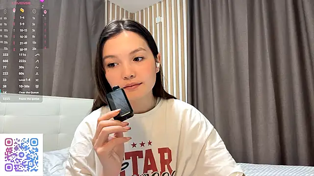 KiraVelvet online show from 10-01-25, 06:03