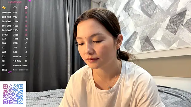 KiraVelvet online show from 10-23-25, 07:12