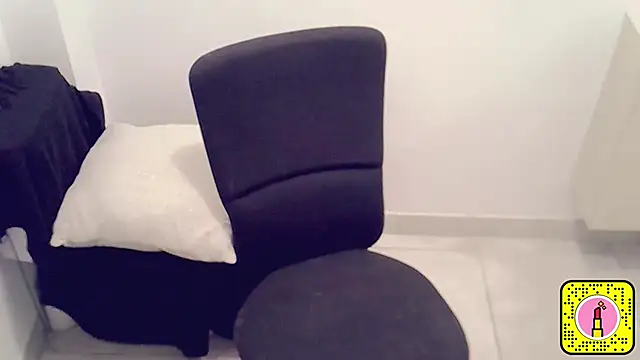 Morgane818181 online show from 10-31-25, 08:21