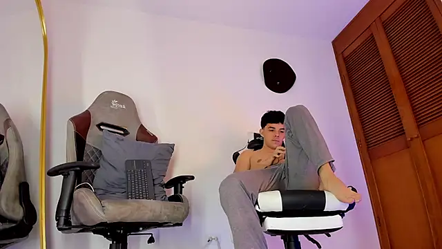 sotooliver3 online show from 09-28-25, 08:14