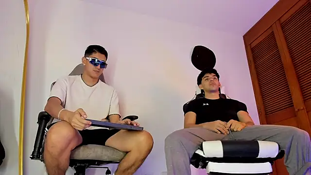 sotooliver3 online show from 10-23-25, 07:34