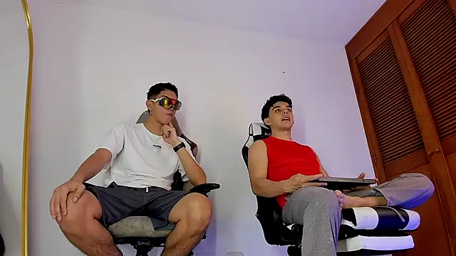 sotooliver3 online show from 02-10-26, 08:24