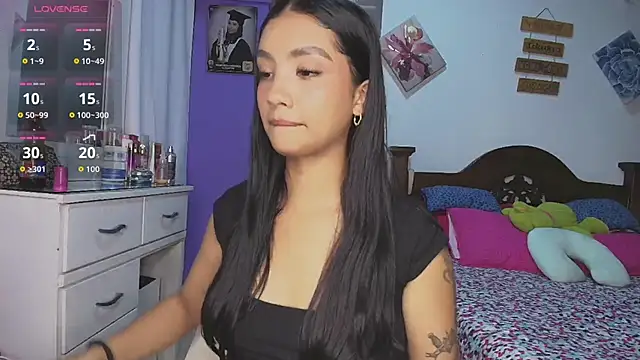 mia yireth online show from 11-22-25, 12:42