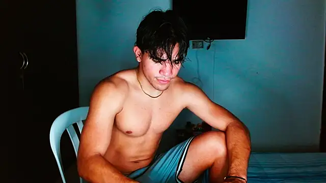 Snapshot of babysebasxxx chatting on 10-15-25, 03:39 babysebasxxx online show from 10-15-25, 03:39