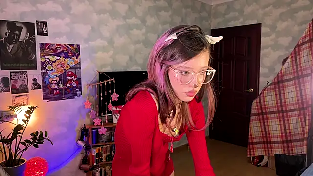 Snapshot of darling_darinka chatting on 12-15-25, 03:33 darling darinka online show from 12-15-25, 03:33