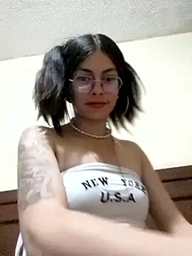 Snapshot of Kylie_Rivers chatting on 09-28-25, 12:49 Kylie Rivers online show from 09-28-25, 12:49
