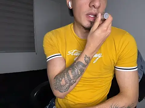 Juliopaspi online show from 04-16-26, 04:02