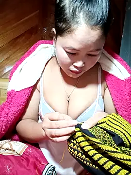 maycuc123 online show from 11-26-25, 01:50