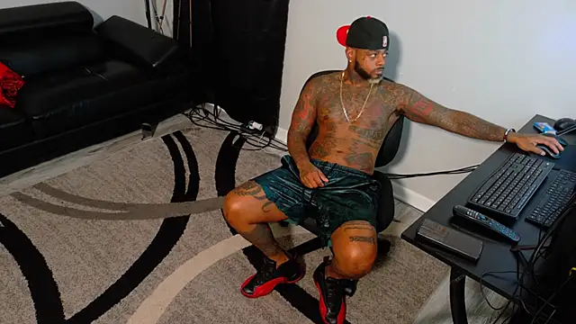 SLANGONDEMHOES online show from 11-10-25, 07:02