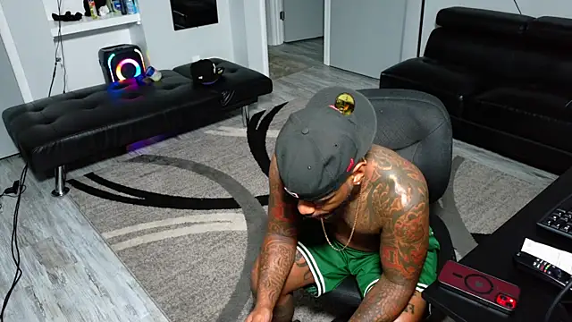 SLANGONDEMHOES online show from 12-05-25, 02:47